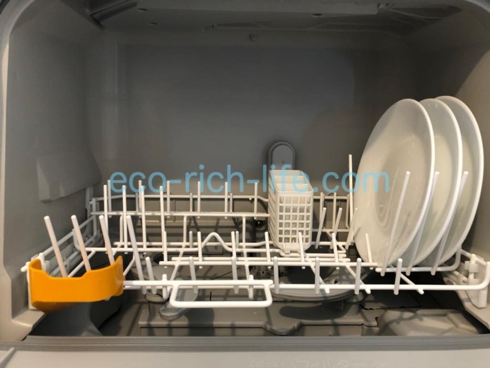 コレールのお皿が食洗機にジャストフィットしている写真